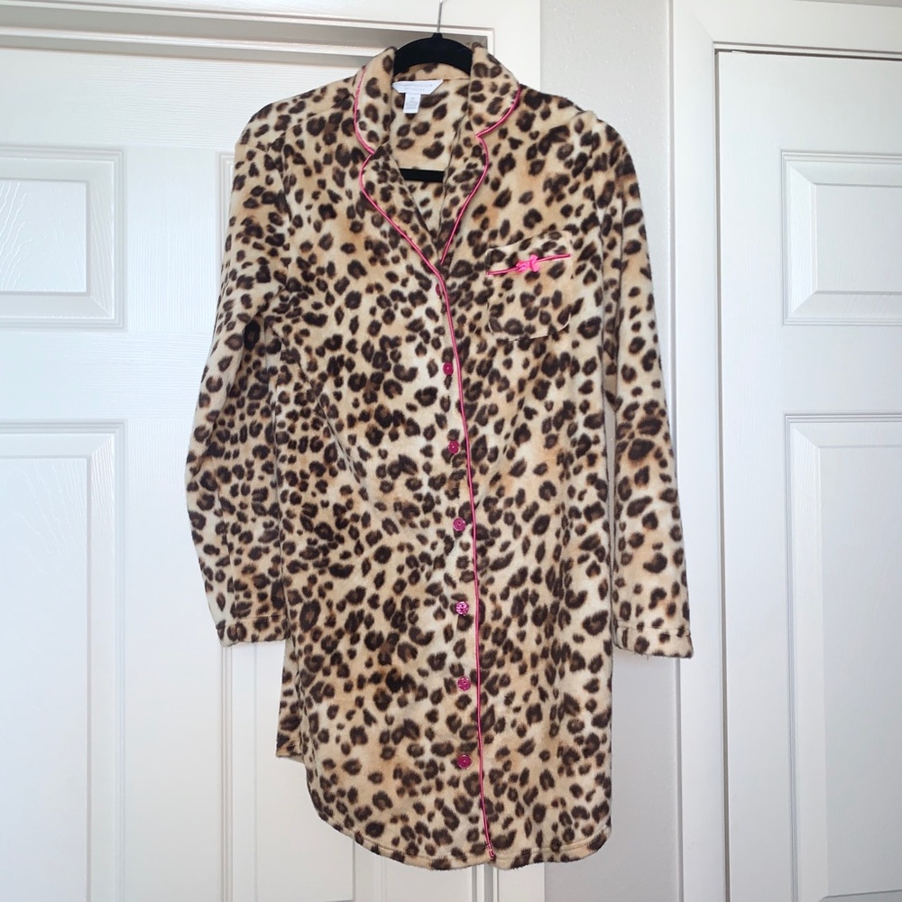 Pretty Leopard Print Robe with Pink lining
